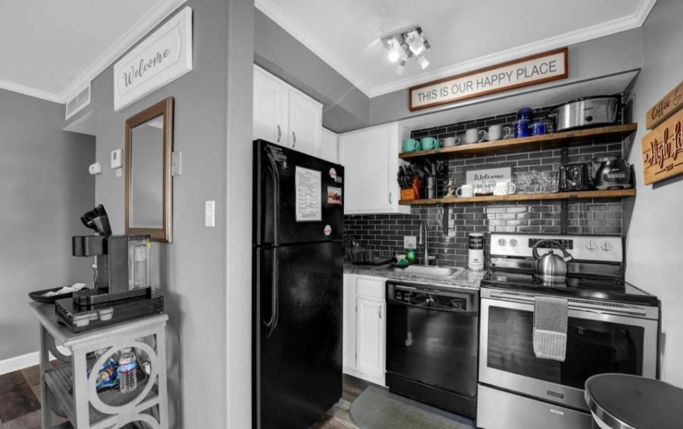 New- Lovely 2-Bdr2Bath Gatlinburg Condo With Resort Indoor Pool Hot Tub Wi-Fi, Great Location المظهر الخارجي الصورة